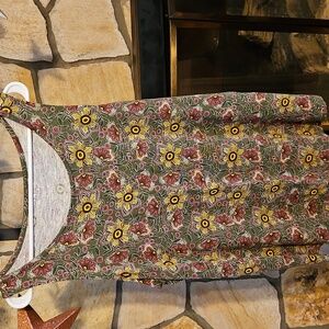 Maurices 24/7 olive green floral tank w/ scoop neck